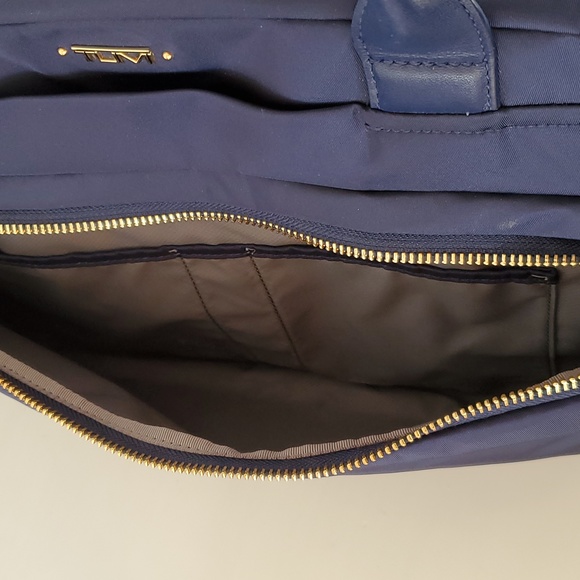 Tumi Voyageur Athens Carry-All Tote / Shoulder Bag in Navy - Picture 12 of 14